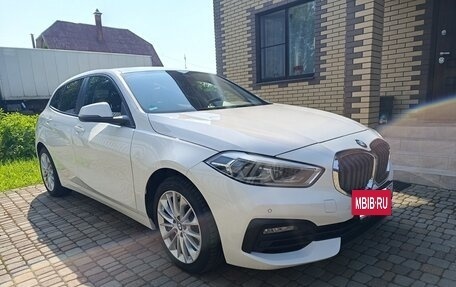 BMW 1 серия, 2020 год, 2 150 000 рублей, 2 фотография
