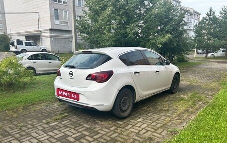 Opel Astra J, 2013 год, 600 000 рублей, 2 фотография
