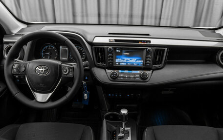 Toyota RAV4, 2017 год, 2 450 000 рублей, 8 фотография