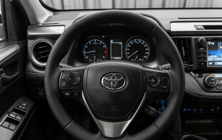 Toyota RAV4, 2017 год, 2 450 000 рублей, 10 фотография