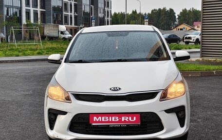 KIA Rio IV, 2018 год, 1 060 000 рублей, 2 фотография