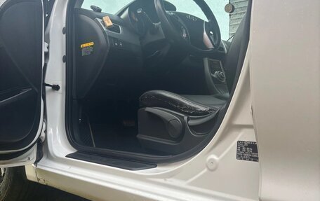Hyundai Avante, 2011 год, 720 000 рублей, 4 фотография