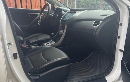 Hyundai Avante, 2011 год, 720 000 рублей, 5 фотография