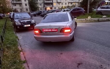 Mercedes-Benz E-Класс, 2001 год, 320 000 рублей, 2 фотография