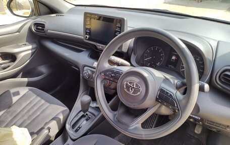 Toyota Yaris, 2021 год, 1 220 000 рублей, 8 фотография