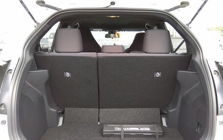 Toyota Yaris, 2021 год, 1 220 000 рублей, 12 фотография