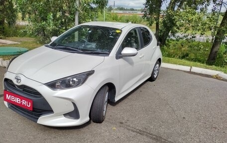 Toyota Yaris, 2021 год, 1 220 000 рублей, 5 фотография