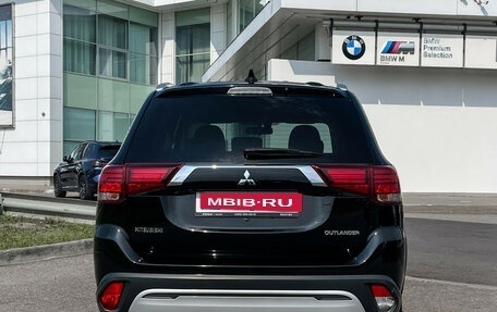 Mitsubishi Outlander III рестайлинг 3, 2019 год, 1 997 000 рублей, 7 фотография