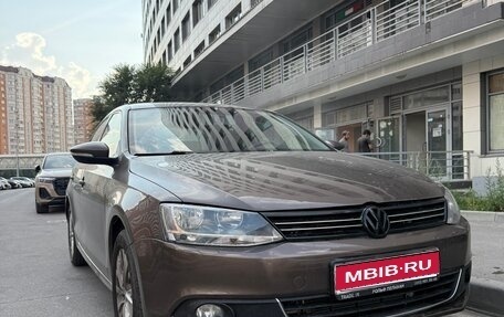 Volkswagen Jetta VI, 2013 год, 680 000 рублей, 1 фотография