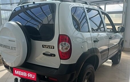 Chevrolet Niva I рестайлинг, 2015 год, 610 000 рублей, 9 фотография
