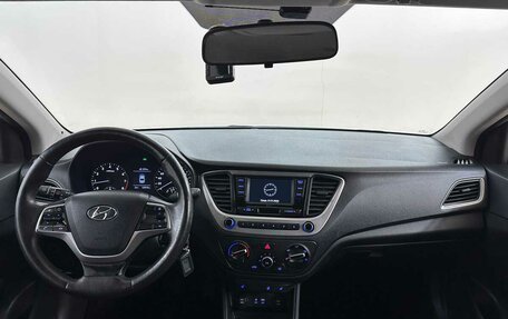 Hyundai Solaris II рестайлинг, 2017 год, 920 000 рублей, 5 фотография