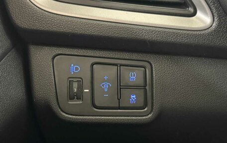 Hyundai Solaris II рестайлинг, 2017 год, 920 000 рублей, 9 фотография