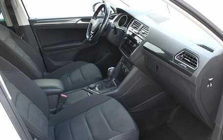 Volkswagen Tiguan II, 2020 год, 2 280 000 рублей, 10 фотография