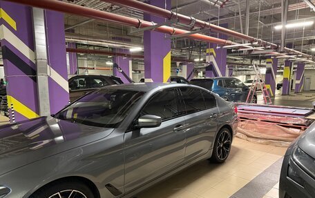 BMW 5 серия, 2019 год, 3 300 000 рублей, 2 фотография