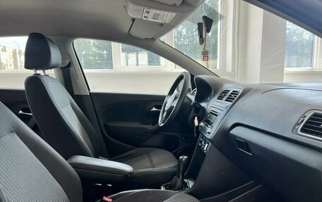Volkswagen Polo VI (EU Market), 2012 год, 400 000 рублей, 16 фотография