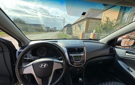 Hyundai Solaris II рестайлинг, 2015 год, 700 000 рублей, 7 фотография