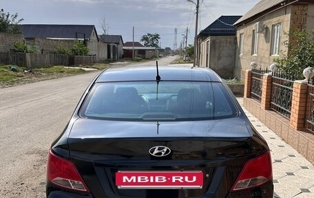 Hyundai Solaris II рестайлинг, 2015 год, 700 000 рублей, 2 фотография