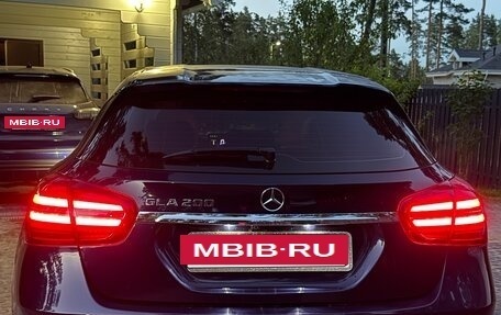 Mercedes-Benz GLA, 2017 год, 1 850 000 рублей, 14 фотография