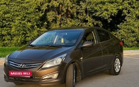 Hyundai Solaris II рестайлинг, 2015 год, 920 000 рублей, 3 фотография