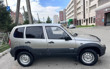 Chevrolet Niva I рестайлинг, 2011 год, 419 000 рублей, 3 фотография