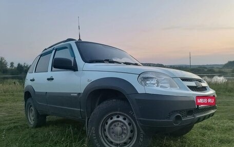 Chevrolet Niva I рестайлинг, 2014 год, 400 000 рублей, 3 фотография