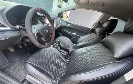 Hyundai Solaris II рестайлинг, 2017 год, 699 999 рублей, 14 фотография