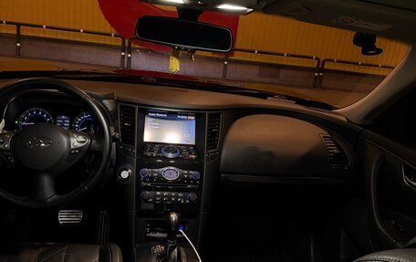 Infiniti QX70, 2016 год, 2 700 000 рублей, 8 фотография