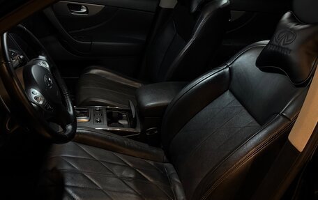 Infiniti QX70, 2016 год, 2 700 000 рублей, 10 фотография