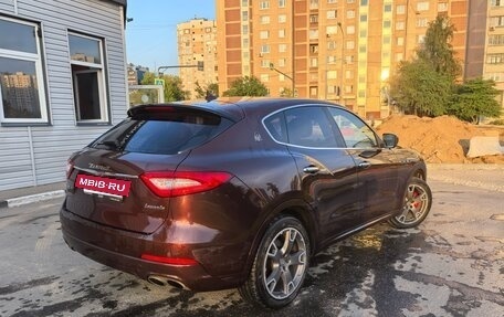 Maserati Levante I, 2017 год, 3 350 000 рублей, 4 фотография