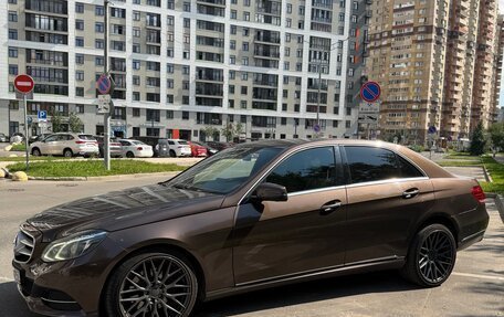 Mercedes-Benz E-Класс, 2013 год, 1 720 000 рублей, 32 фотография
