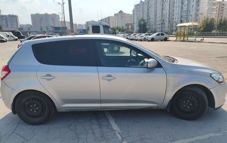 KIA cee'd I рестайлинг, 2010 год, 650 000 рублей, 2 фотография