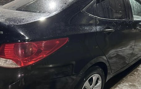 Hyundai Solaris II рестайлинг, 2011 год, 900 000 рублей, 3 фотография