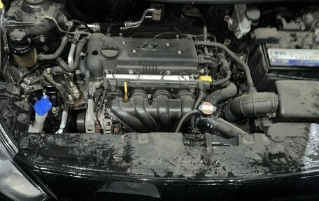 Hyundai Solaris II рестайлинг, 2011 год, 900 000 рублей, 13 фотография