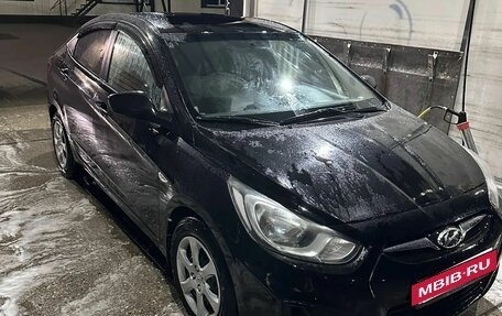 Hyundai Solaris II рестайлинг, 2011 год, 900 000 рублей, 10 фотография