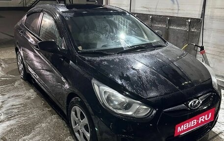 Hyundai Solaris II рестайлинг, 2011 год, 900 000 рублей, 11 фотография