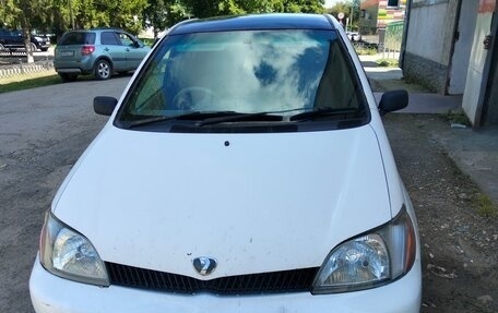 Toyota Platz, 2002 год, 155 000 рублей, 3 фотография