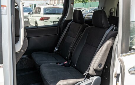 Toyota Esquire I, 2015 год, 2 240 000 рублей, 7 фотография