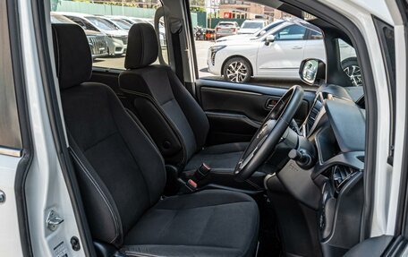 Toyota Esquire I, 2015 год, 2 240 000 рублей, 11 фотография