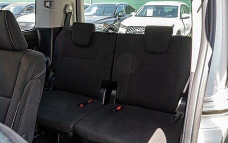Toyota Esquire I, 2015 год, 2 240 000 рублей, 9 фотография