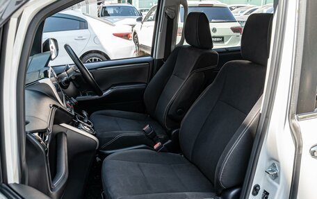 Toyota Esquire I, 2015 год, 2 240 000 рублей, 8 фотография