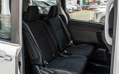 Toyota Esquire I, 2015 год, 2 240 000 рублей, 10 фотография