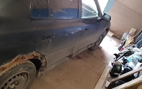 Mitsubishi Carisma I, 1998 год, 120 000 рублей, 3 фотография