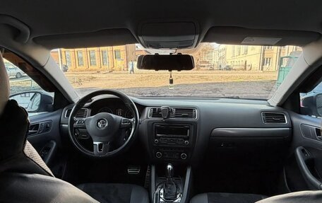 Volkswagen Jetta VI, 2012 год, 900 000 рублей, 7 фотография