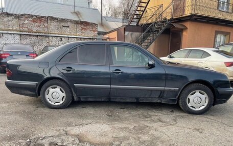 Mercedes-Benz E-Класс, 2001 год, 475 000 рублей, 5 фотография