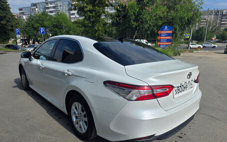 Toyota Camry, 2020 год, 2 840 000 рублей, 10 фотография