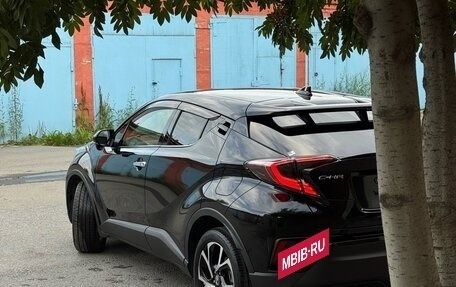 Toyota C-HR I рестайлинг, 2018 год, 2 080 000 рублей, 9 фотография