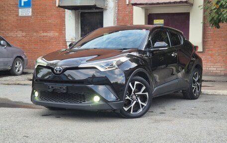 Toyota C-HR I рестайлинг, 2018 год, 2 080 000 рублей, 16 фотография