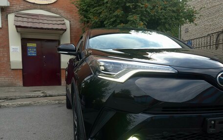 Toyota C-HR I рестайлинг, 2018 год, 2 080 000 рублей, 25 фотография