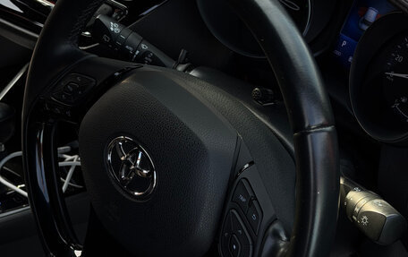 Toyota C-HR I рестайлинг, 2018 год, 2 080 000 рублей, 37 фотография