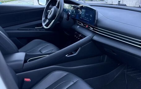 Hyundai Elantra, 2021 год, 1 630 000 рублей, 14 фотография